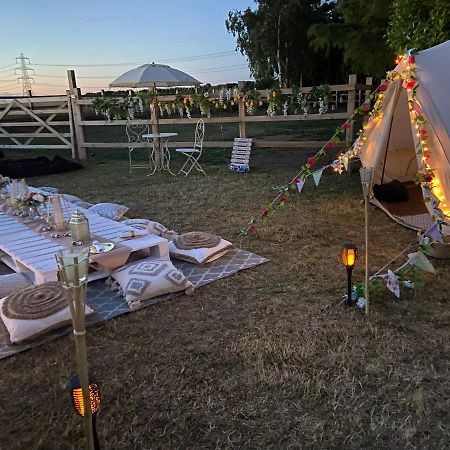 Country Bumpkins Luxury Glamping Hotell Wellingore Exteriör bild