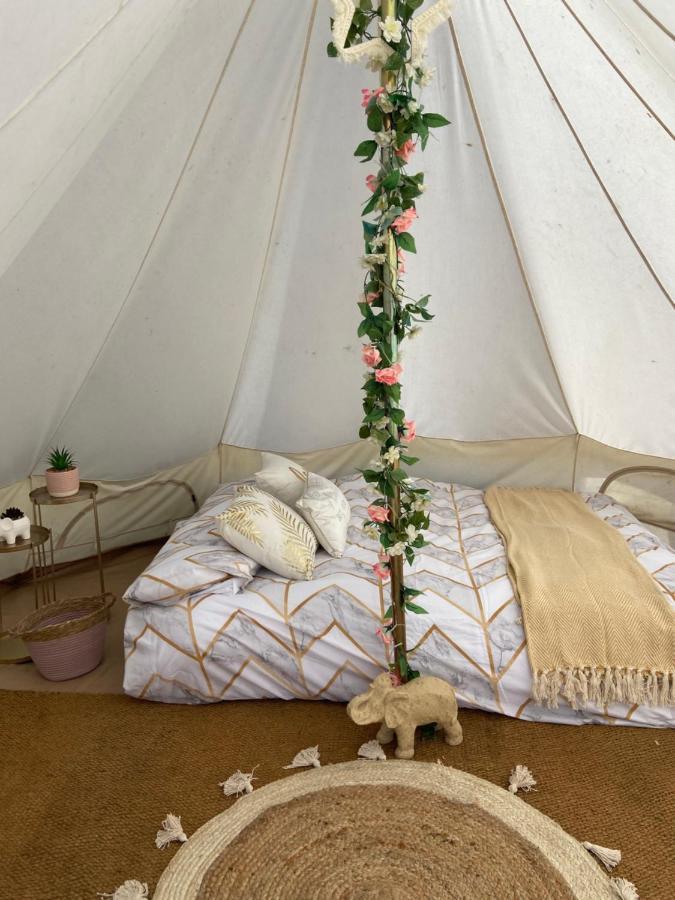 Country Bumpkins Luxury Glamping Hotell Wellingore Exteriör bild