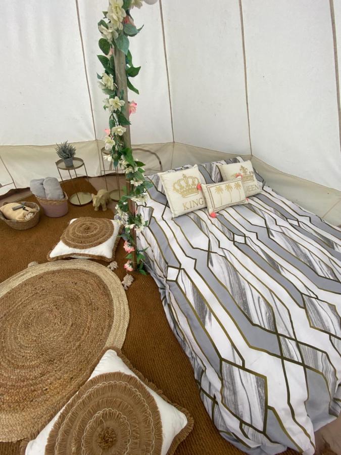 Country Bumpkins Luxury Glamping Hotell Wellingore Exteriör bild