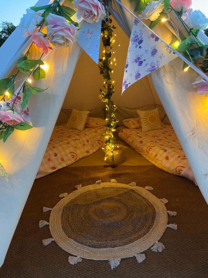 Country Bumpkins Luxury Glamping Hotell Wellingore Exteriör bild