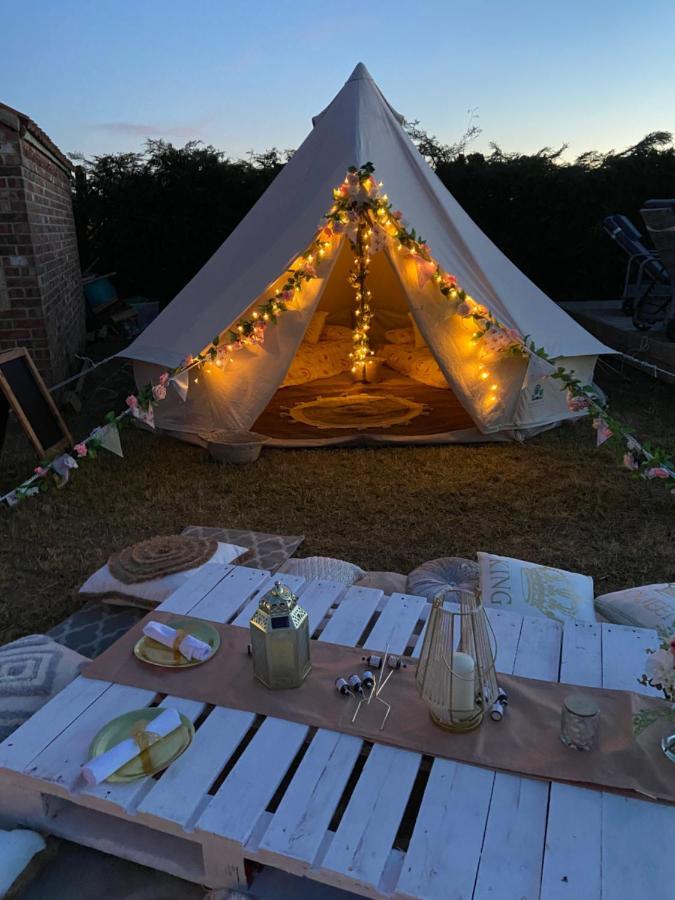 Country Bumpkins Luxury Glamping Hotell Wellingore Exteriör bild