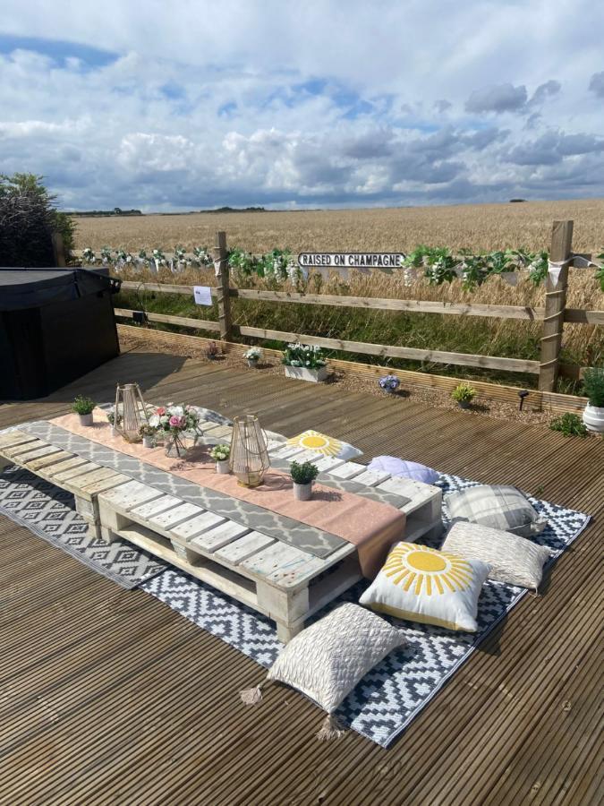 Country Bumpkins Luxury Glamping Hotell Wellingore Exteriör bild