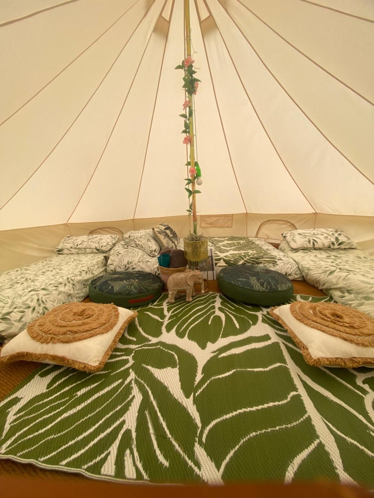 Country Bumpkins Luxury Glamping Hotell Wellingore Exteriör bild