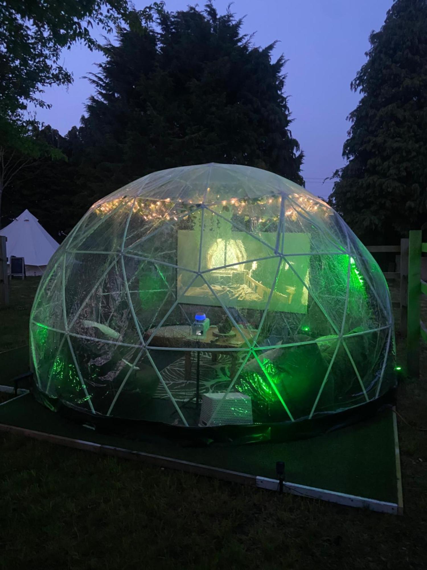 Country Bumpkins Luxury Glamping Hotell Wellingore Exteriör bild